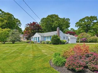 811 Namquid Dr, Warwick, RI 02888