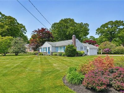 811 Namquid Dr, Warwick, RI, 02888
