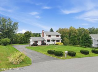 233 Treeline Dr, Pen Argyl, PA 18072