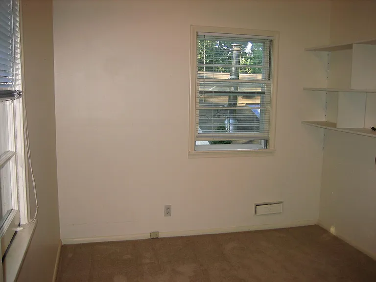 2541 Burnham Rd — Photo 13