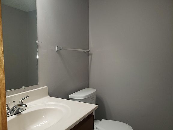 2nd image of 1608 Thomas Dr #1