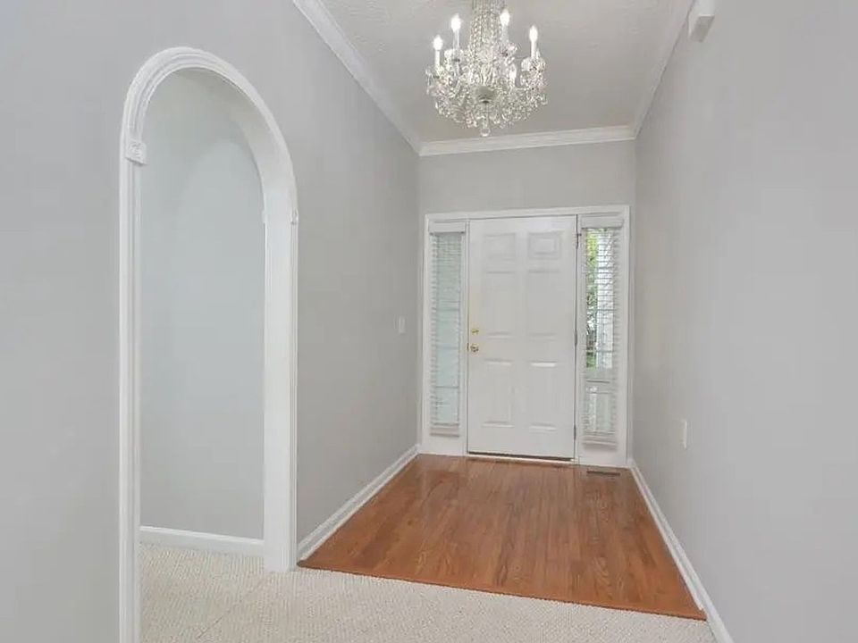 1st image of 710 Latta Cir