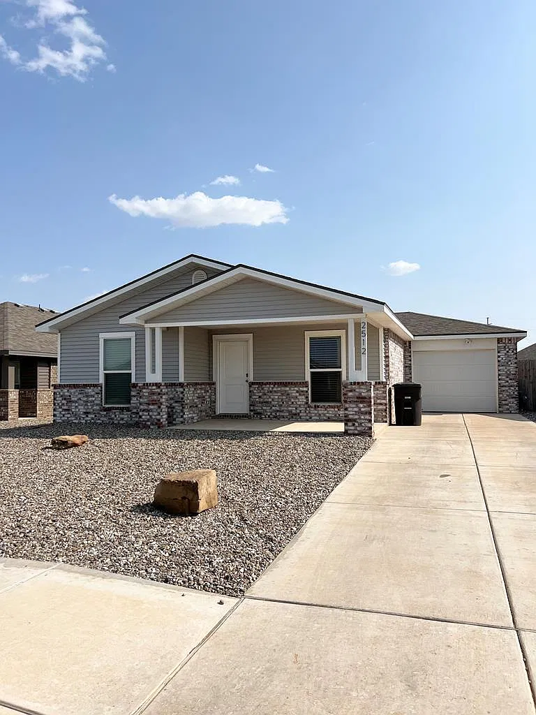3 bed, 2.0 bath, 1293 sqft, $2,700 — Photo 1