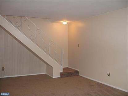 2nd image of 2042 Harbour Dr