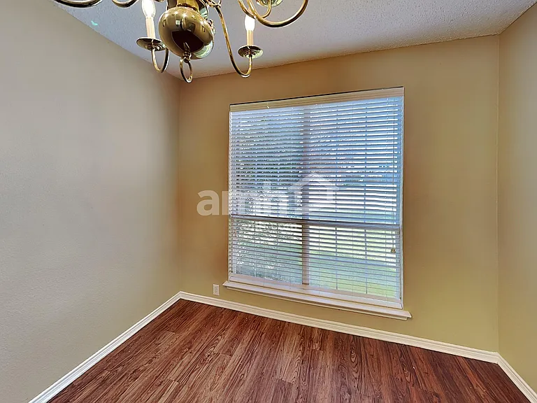 304 Double Oak Ln — Photo 4