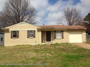 2620 Southbridge Dr, Horn Lake, MS 38637