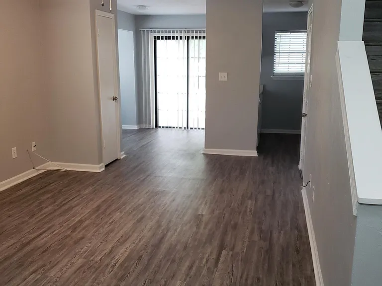 1327 Warrior Way — Photo 2