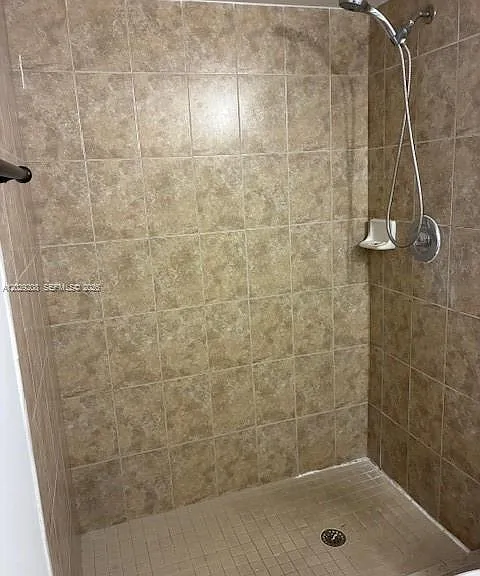 7075 NW 186th St #C507 — Photo 5
