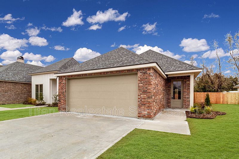 1st image of 106 Zoie Dr