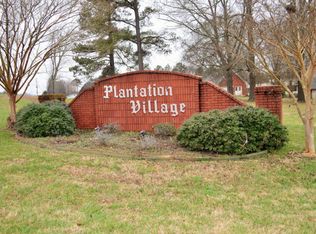 712 Plantation Dr, Killen, AL 35645