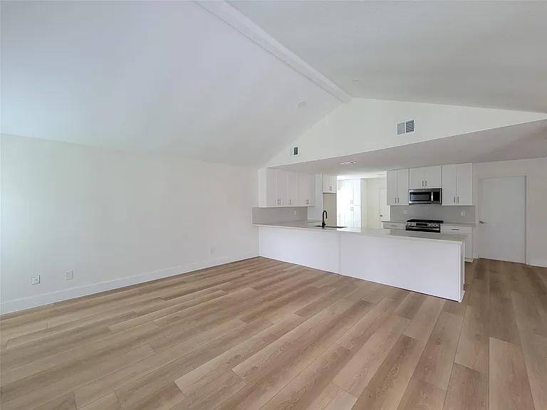 8103 Wind Forest Dr — Photo 4