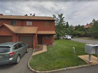 2 Orchid Ct, Edison, NJ 08820