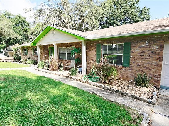 2nd image of 104 W Anglewood Dr
