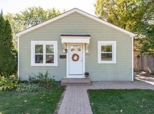 2005 9th Pkwy, Waukegan, IL 60085