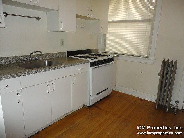 1st image of 3925 N Keeler Ave #3933-1W