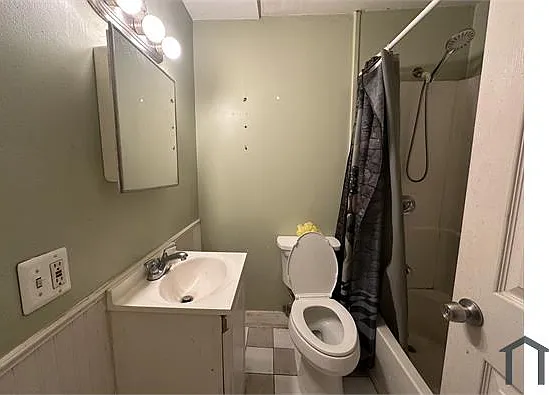 34 Agawam St #1R — Photo 6