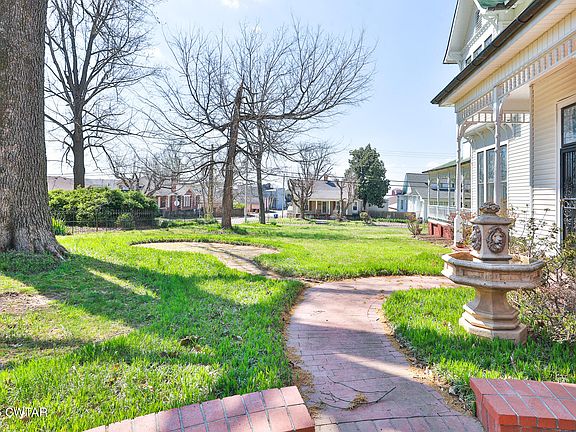 33rd image of 203 N McCombs St