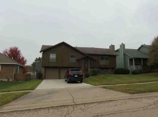 5645 SW 34th St, Topeka, KS 66614