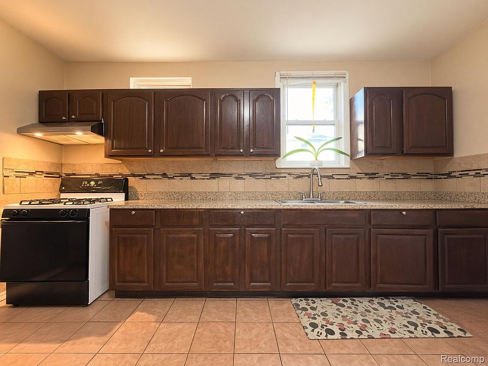 6545 W Edsel Ford Fwy, photo 4