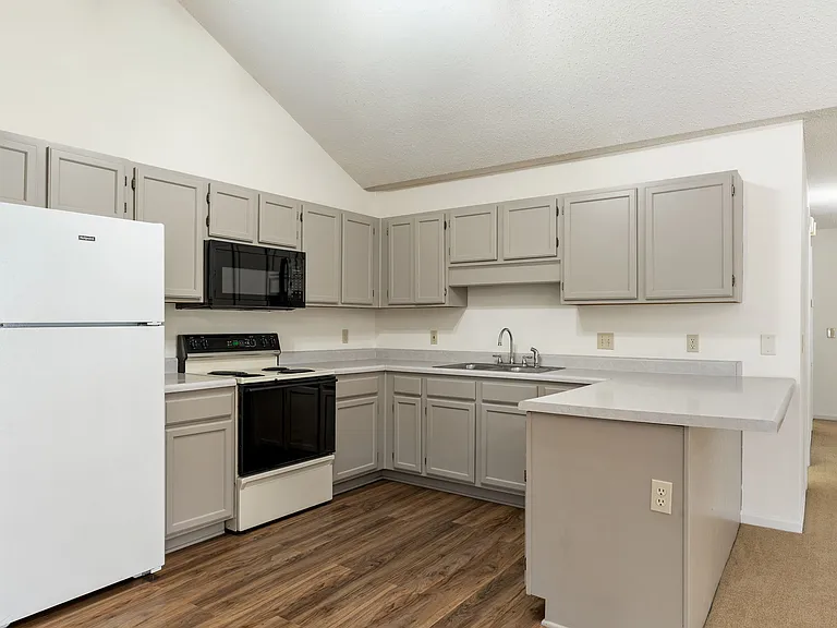 2445 Meadowlark Ln — Photo 12