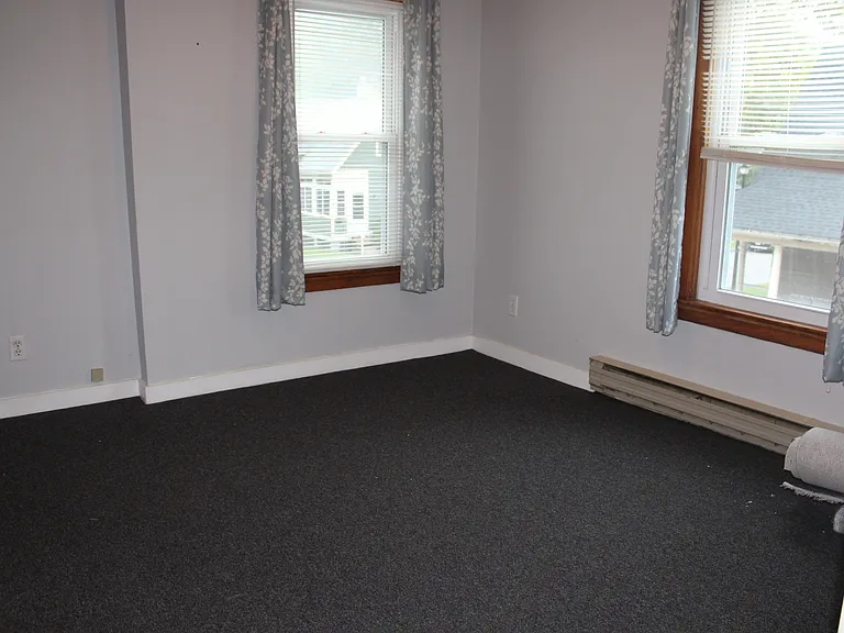350 Caroline St #3 — Photo 8