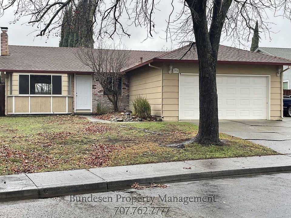 1st image of 796 Dogwood Cir