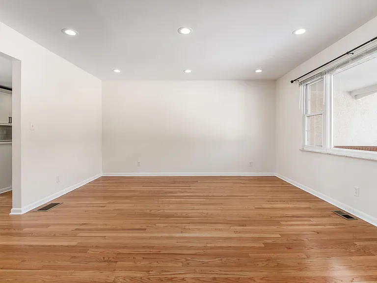826 Doherty Rd — Photo 11