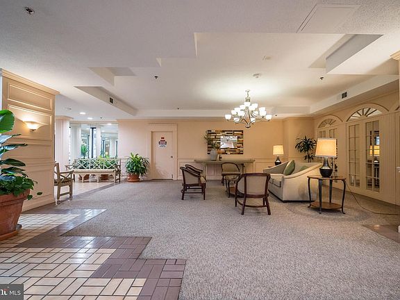 5th image of 15100 Interlachen #Apt 4-521
