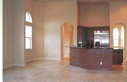 4th image of 2272 Phoenix Ave