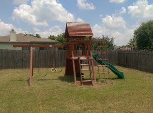 100 Emma Lynn Ln, Hutto, TX 78634