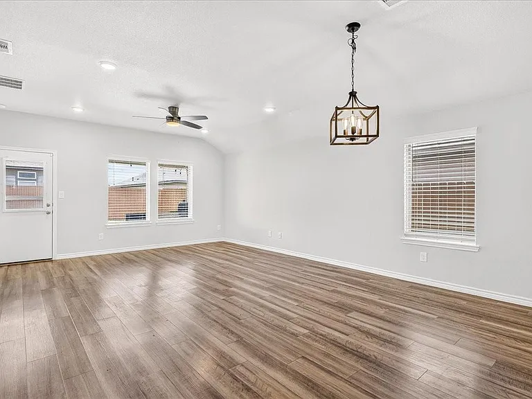 7826 Bullrider Dr — Photo 5