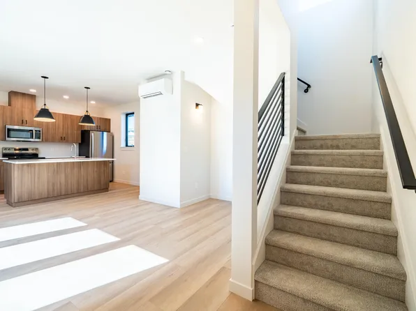 371 NW 19th St #101, Redmond, OR 97756