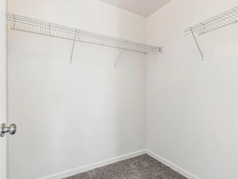 7761 Wyeth Ct — Photo 31