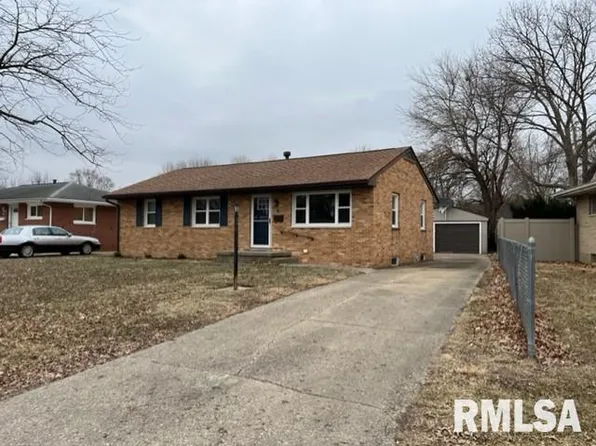 6 Monica Ln, Grandview, IL 62702