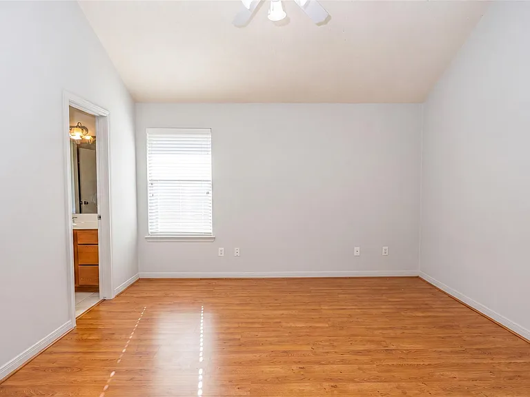 103 Duprie Dr — Photo 12