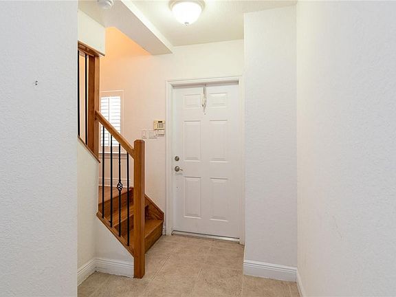 5th image of 512 NE 7th Avenue #1