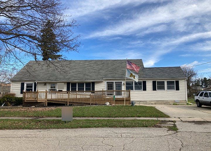 1st image of 3322 Sylvan Rd