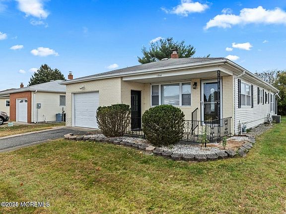 2nd image of 194 Bonaire Drive