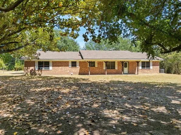 130 County Road 233, Carthage, TX 75633