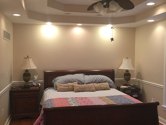 Master BR with tray ceiling