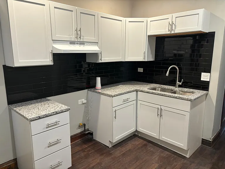 6801 S Calumet Ave — Photo 3