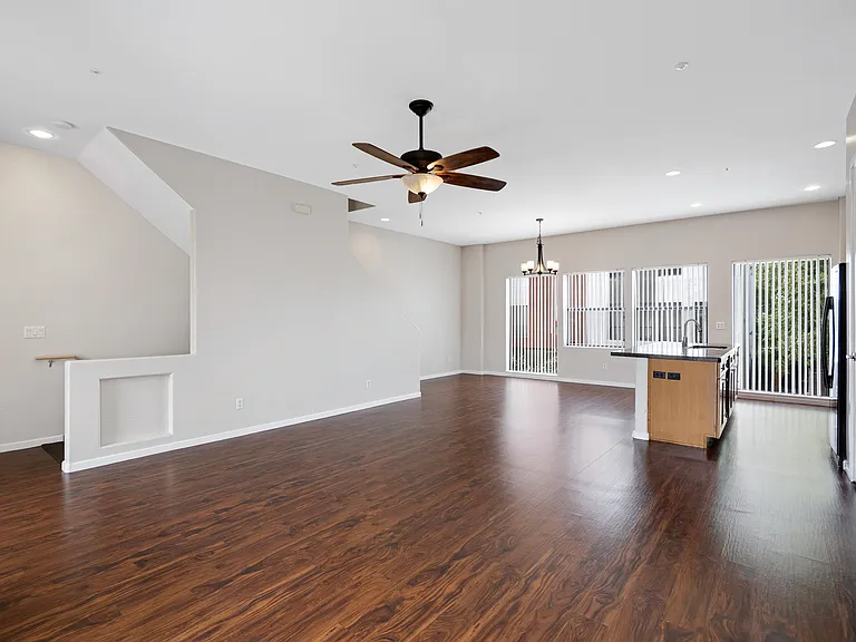 4747 E Culver St — Photo 12