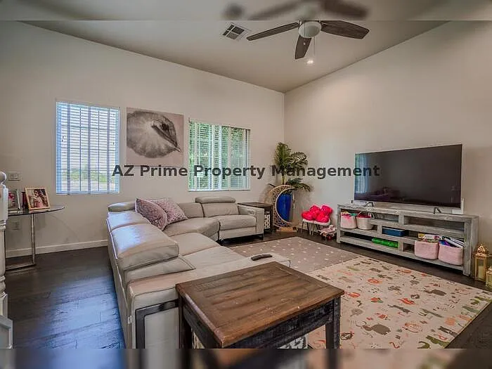 4438 N 27th St #4 — Photo 8