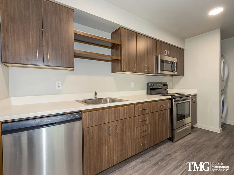 Market Village Apartments — Photo 13