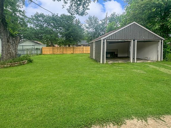 3rd image of 1662 Robinwood Dr