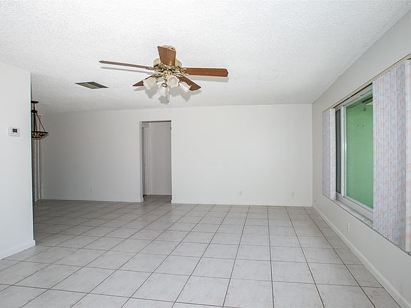 2nd image of 5500 NW 49th Avenue