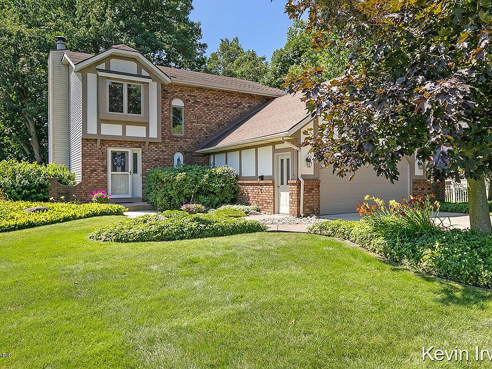 1st image of 1240 Skyhills Dr NE