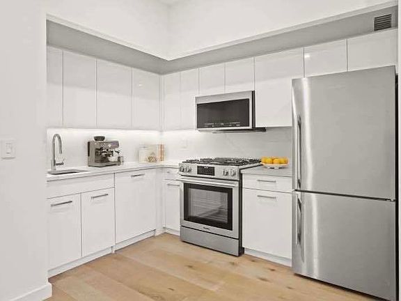 5th image of 20 West St #C23