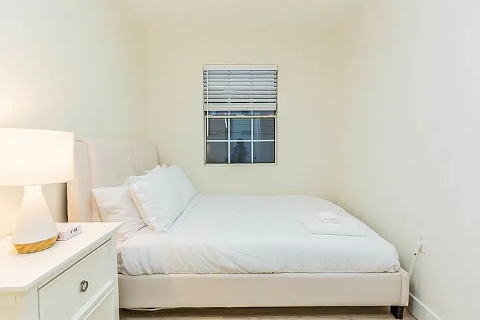 1 bed, 1.0 bath, $1,100 — Photo 3