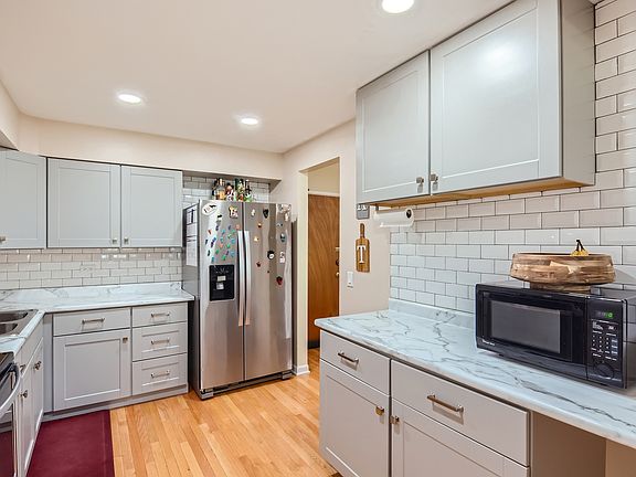 4th image of 2435 E Brandenberry Ct APT 1L